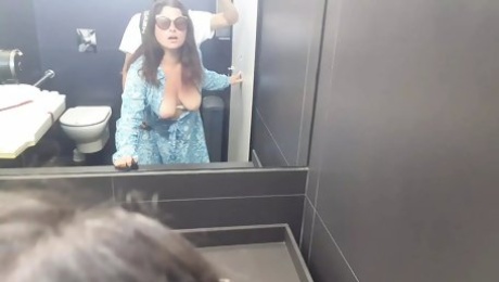 Stepmom was Fucked in the Women's Toilet of the Shopping Center