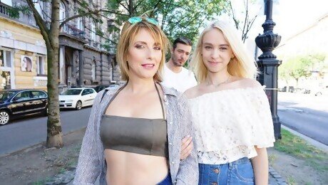Blowjob action with libidinous Arteya Dee and Emma Klein from
